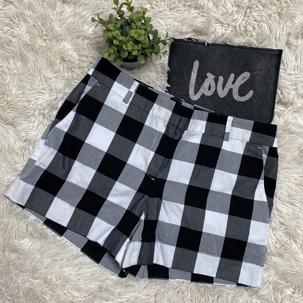 🎉3X HP🎉 Loft Plaid Shorts 💗 Black & White